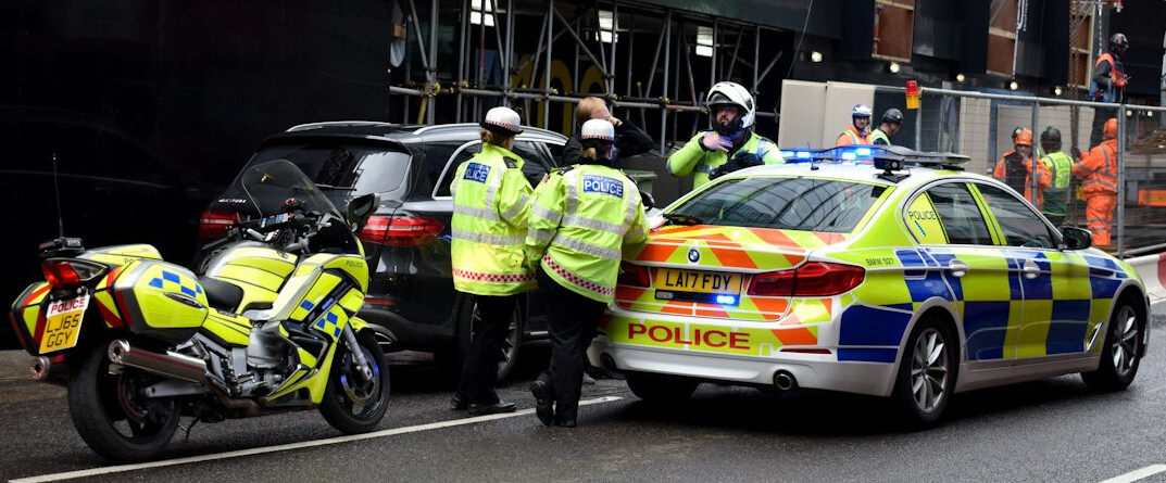 police arresting thief
